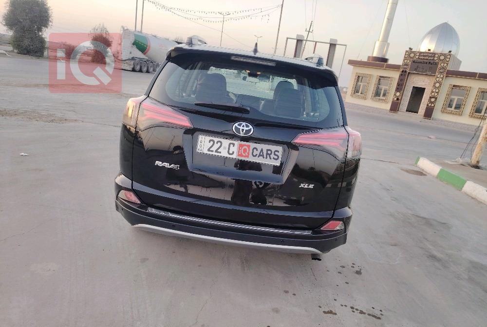 تۆیۆتا ڕاڤ 4